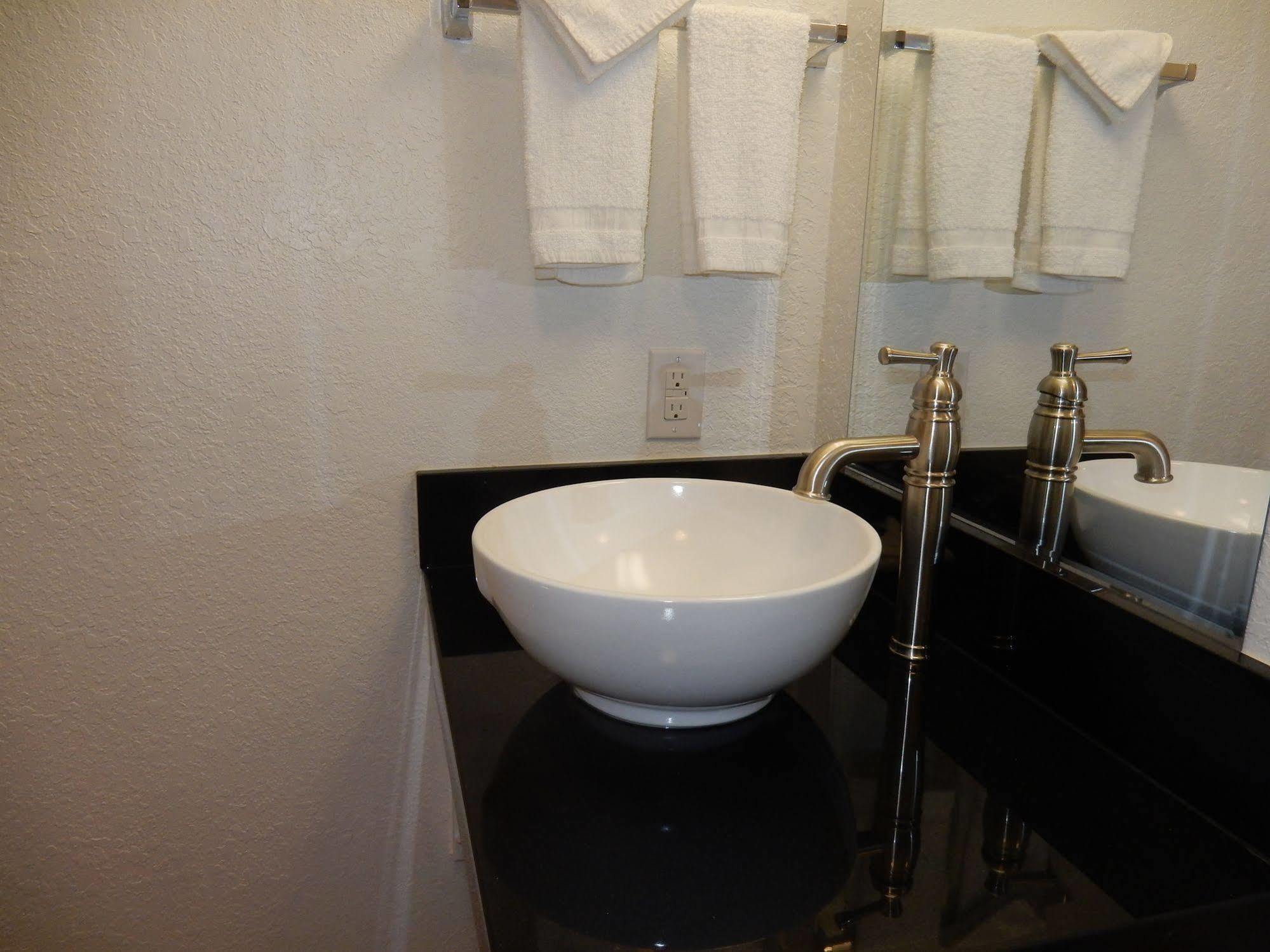 Ashley Inn Ponca City ภายนอก รูปภาพ